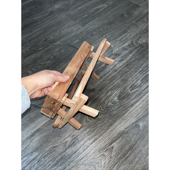 Wood/cedar picnic Table Hanging bird feeder - Picture 5 of 8